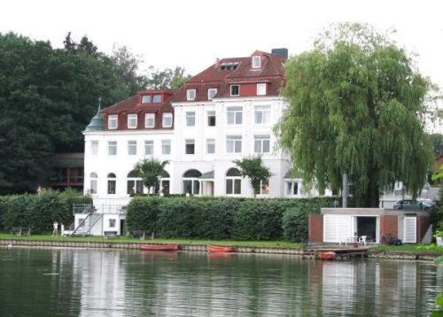 See Schlosshotel Am Kellersee Eutin Exterior foto