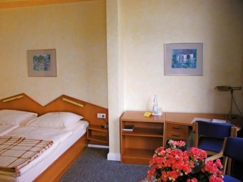 See Schlosshotel Am Kellersee Eutin Exterior foto